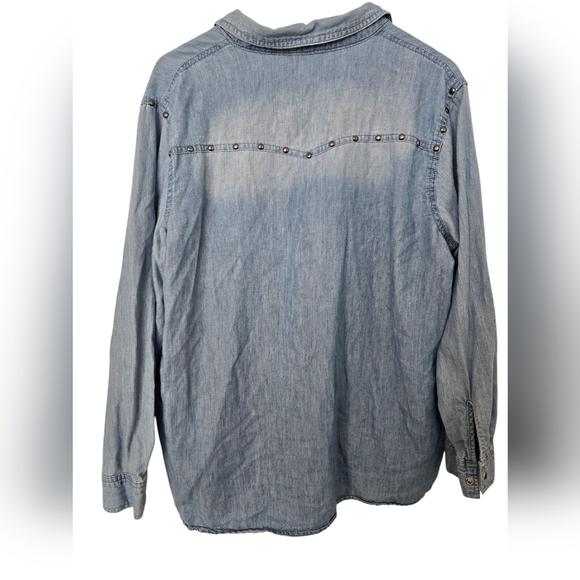 Rock & Republic Light Blue Denim Studded Button-Up Shirt Size Xxl - Picture 2 of 3